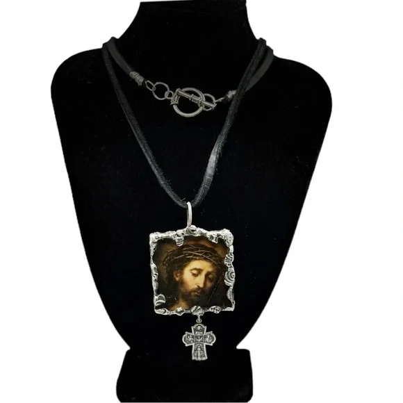 Reversible Suffering Christ Pendant w/ Silver Bezel & 925 Vntg Religious 4 Charm - Picture 10 of 16
